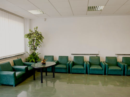 5 Reasons Why Your Hospital Should Install Cell Phone Charging Stations